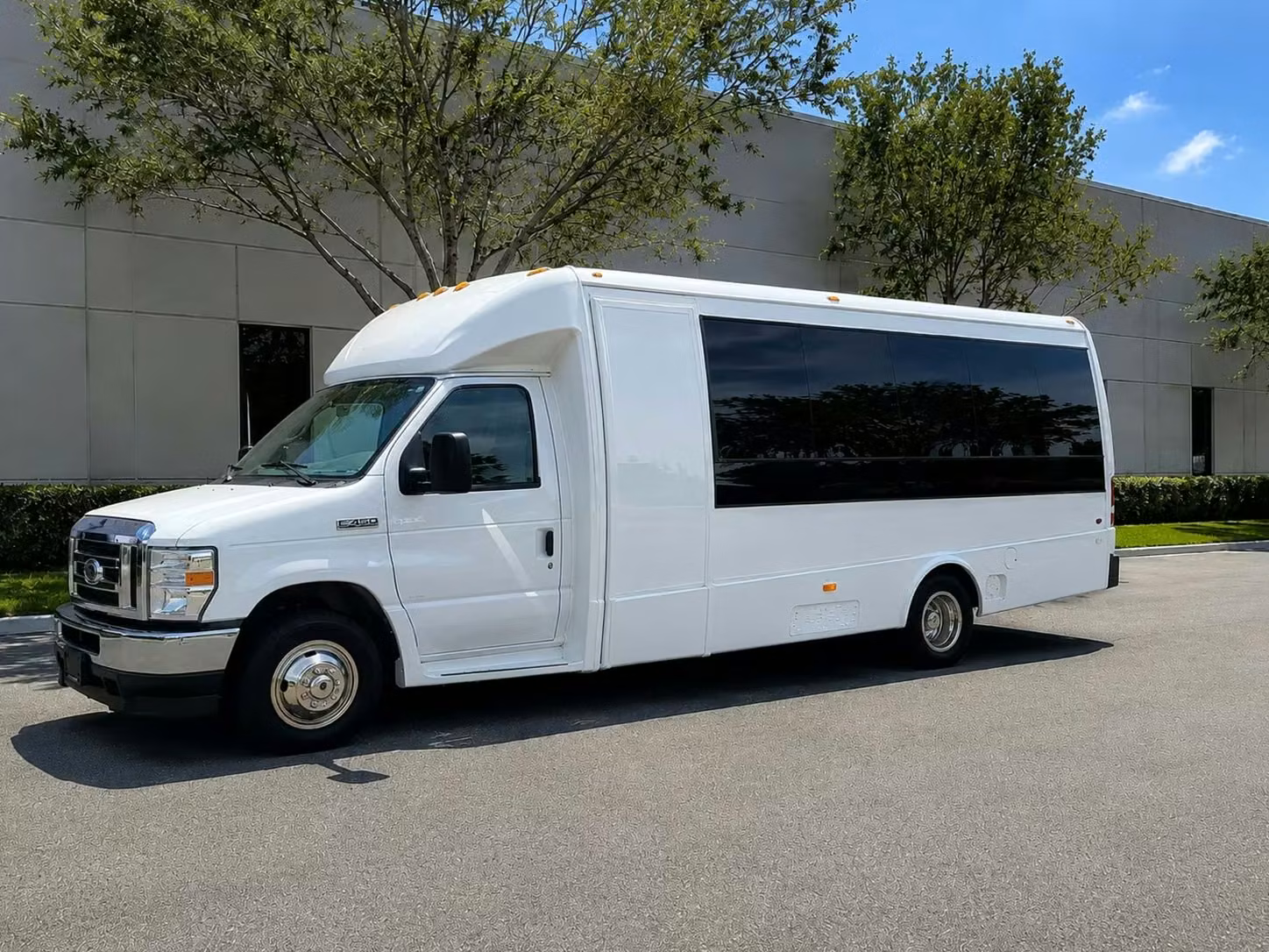 san juan capistrano 15 passenger minibus rental